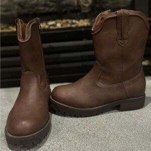 Boys *Brand new, Never worn* Sonoma Tan/Brown Leather boots